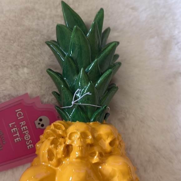 Here Lies Summer Pineapple Skulls SUMMERWEEN Decor 4" x 10" Halloween NEW w/ Tag - Picture 3 of 5